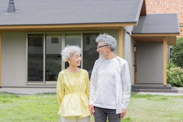 不動産のリースバックとは？仕組みと税務上の注意点を税理士が解説